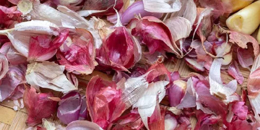 Evde herkes atıyor ama kabuğunun işlevi çok! Duyunca hayret edeceksiniz: İşte soğan kabuğuyla yapabilecekleriniz 3